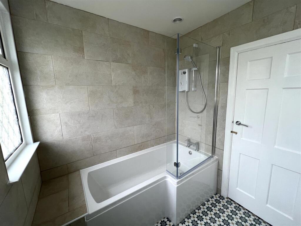 2 Bonython Road Bathroom