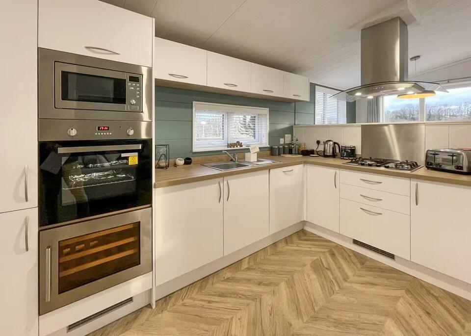 Modern Fitted Kitchen