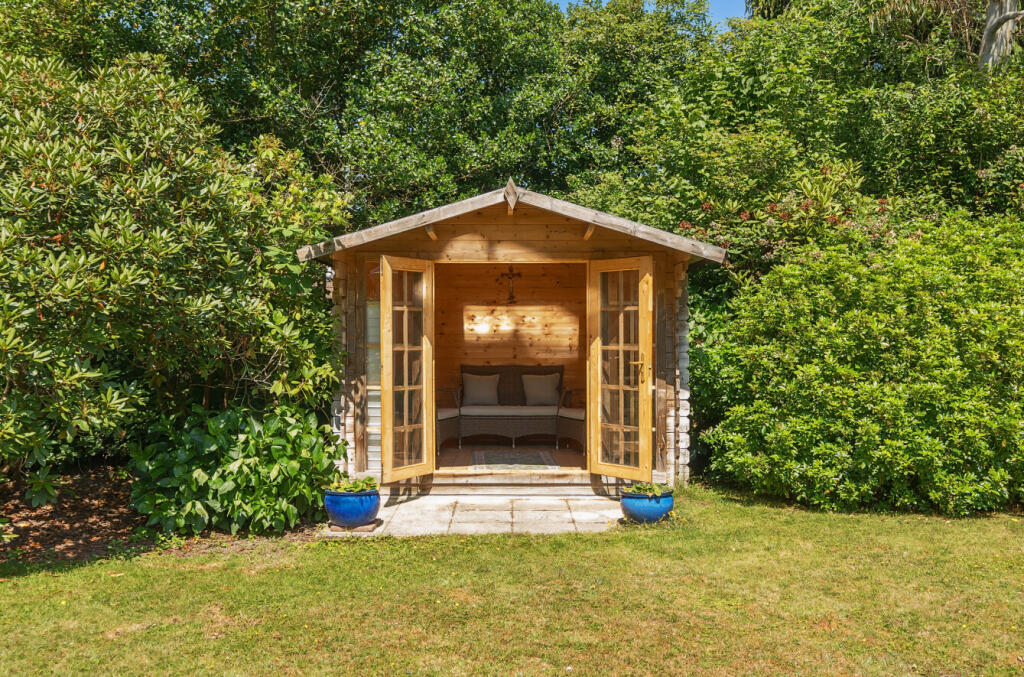 1311936-6-68546f3...