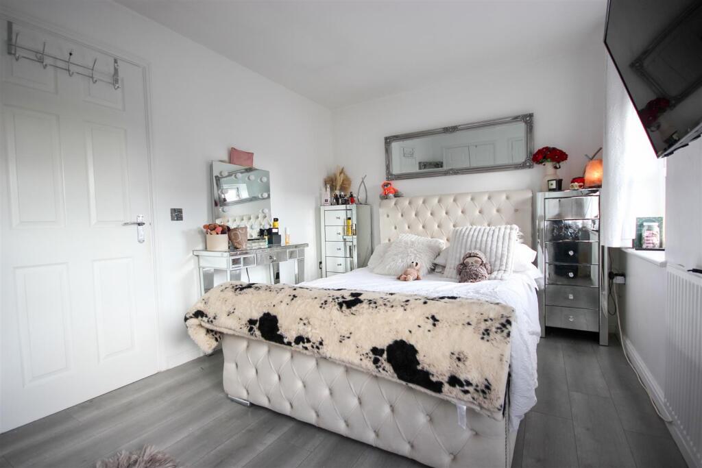 bed 3.JPG