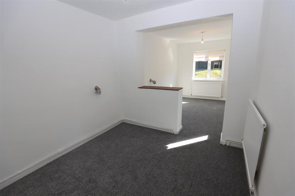 Bedroom 1 .JPG
