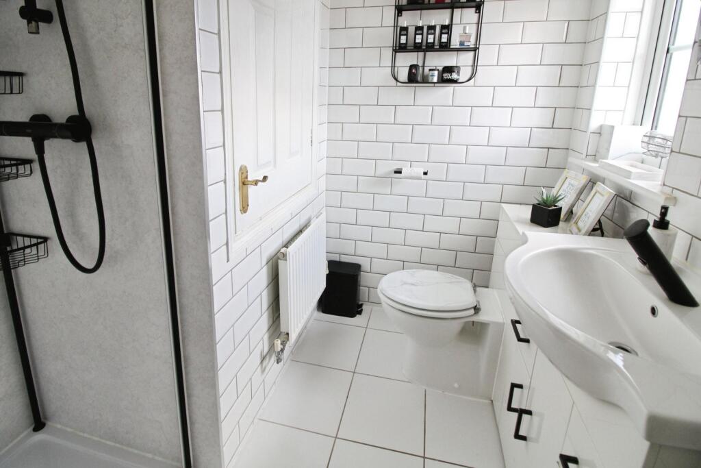 En Suite Shower Room