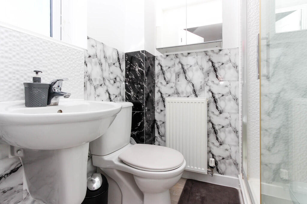 Ensuite Shower Ro...