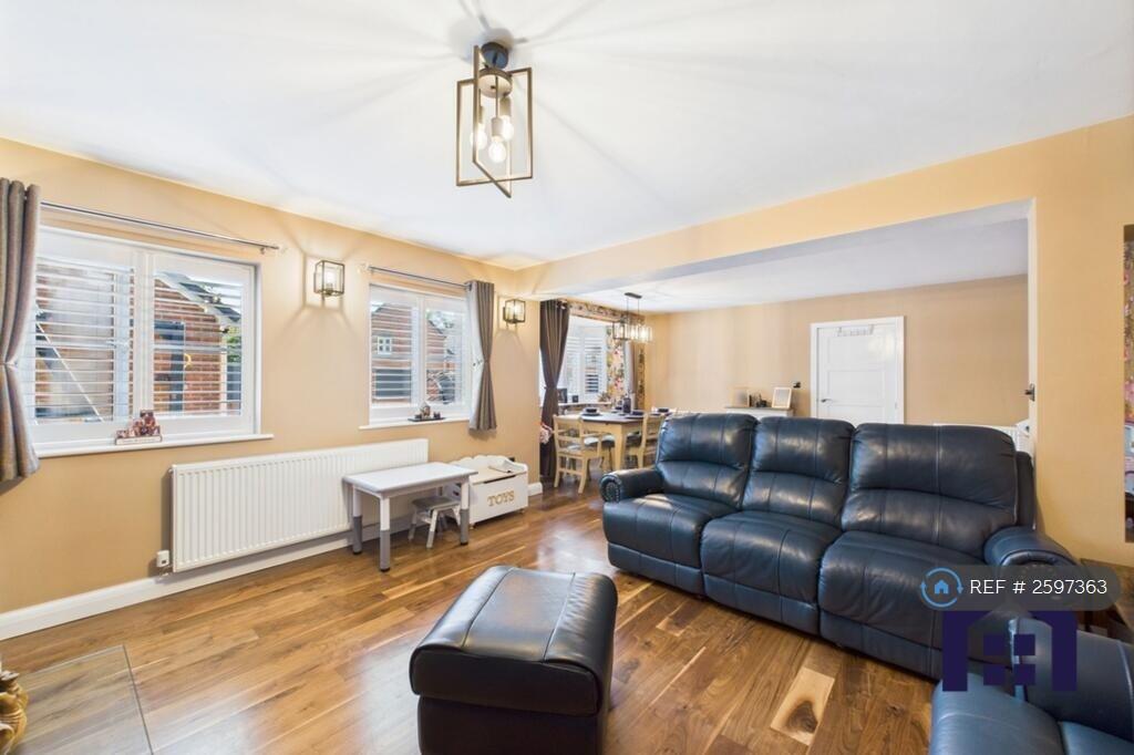 Lounge / Dining Room