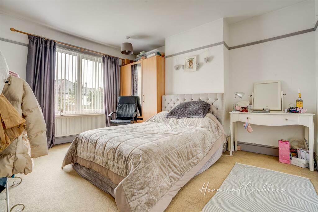 Heath Park Avenue, Heath, HernCrabtree (16).jpg