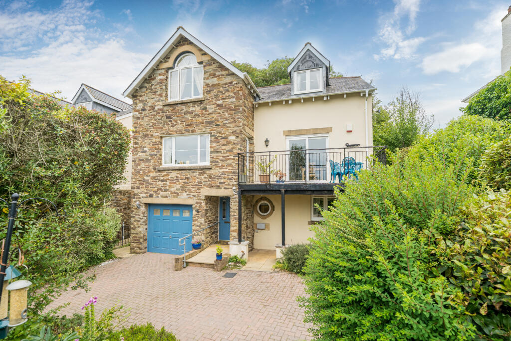 1301851-3-684bfbed892be-ARW