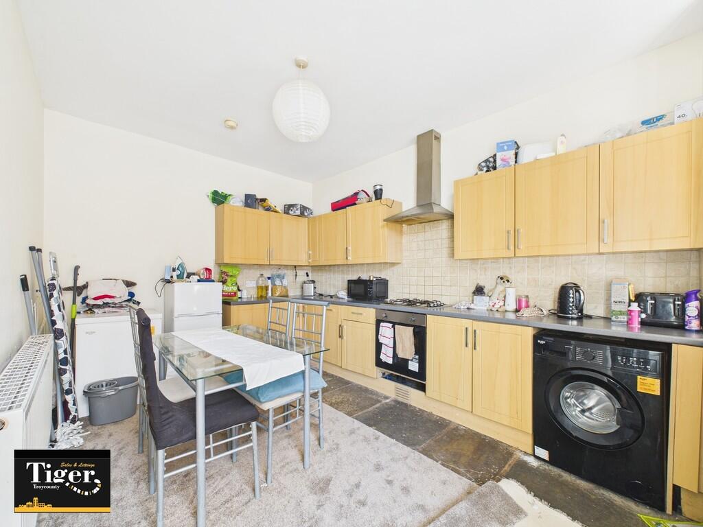 CAM02176G0-PR0499...