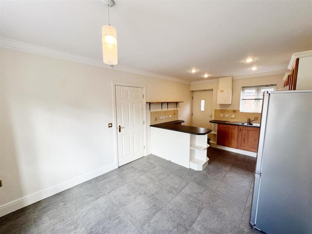 Kitchen Diner 2.jpg