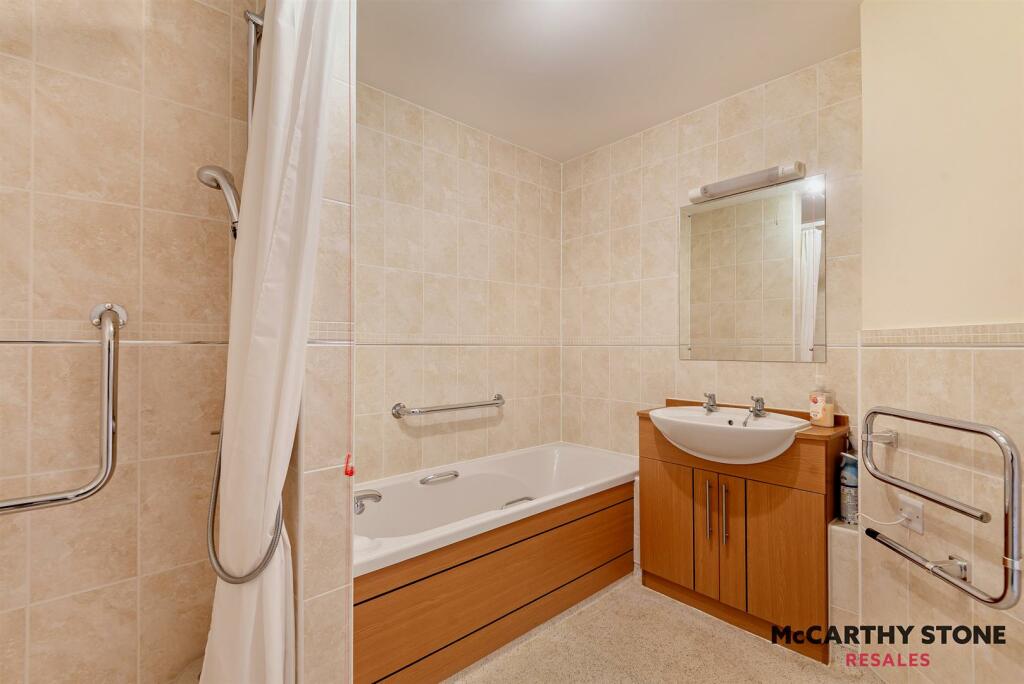8596910-interior12-800.JPG
