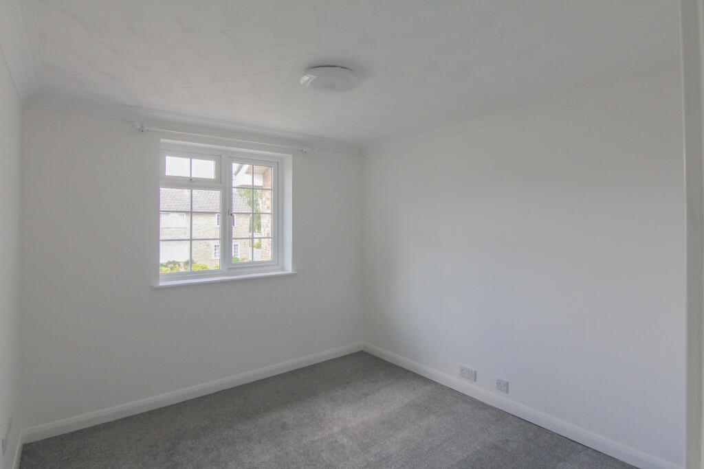 Bedroom - Window to Front