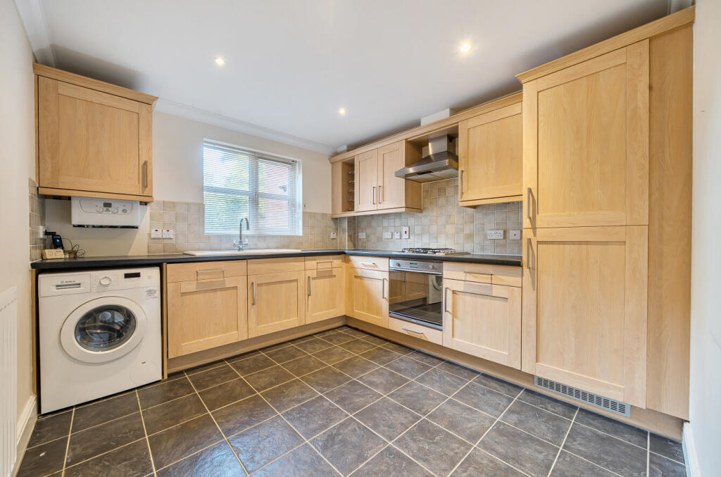 1374076-10-6900e0...