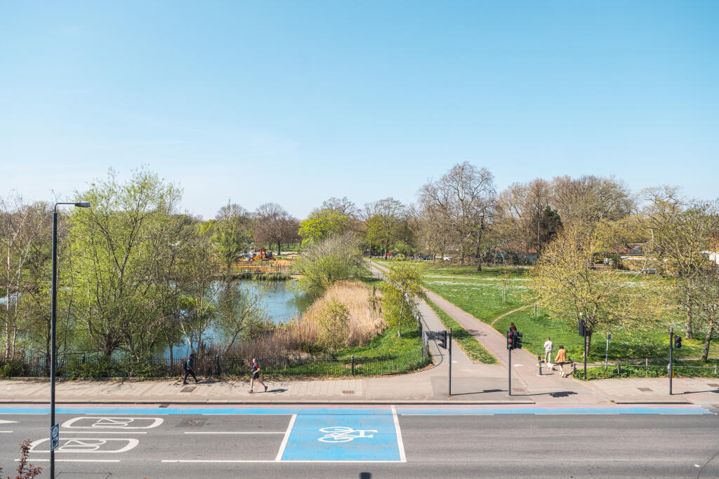 00-clapham-common-south-side-o (27).jpg