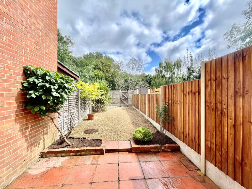 22 Derwent garden