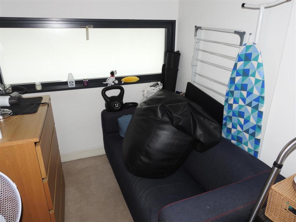 2353 Budenberg Bed2.JPG