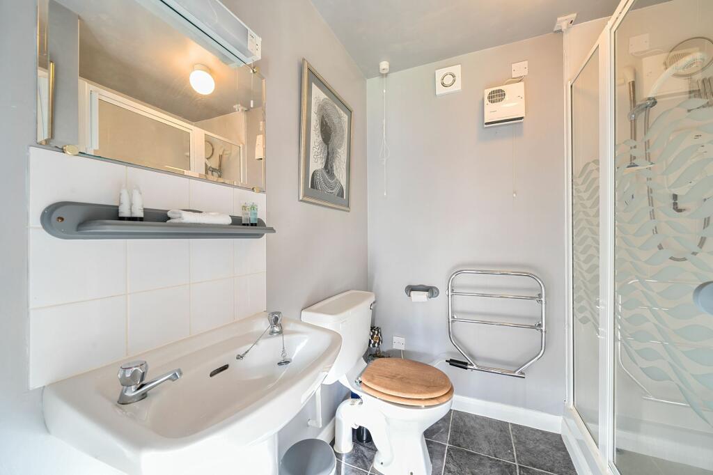 Annexe shower room