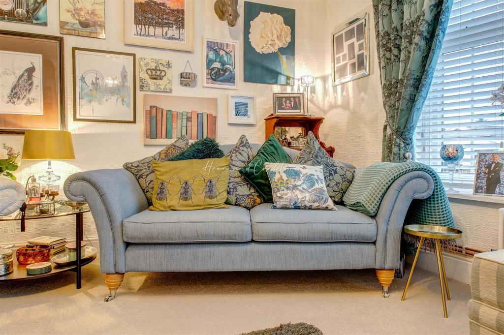 Elan Close, Aberdare, HernCrabtree (35).jpg