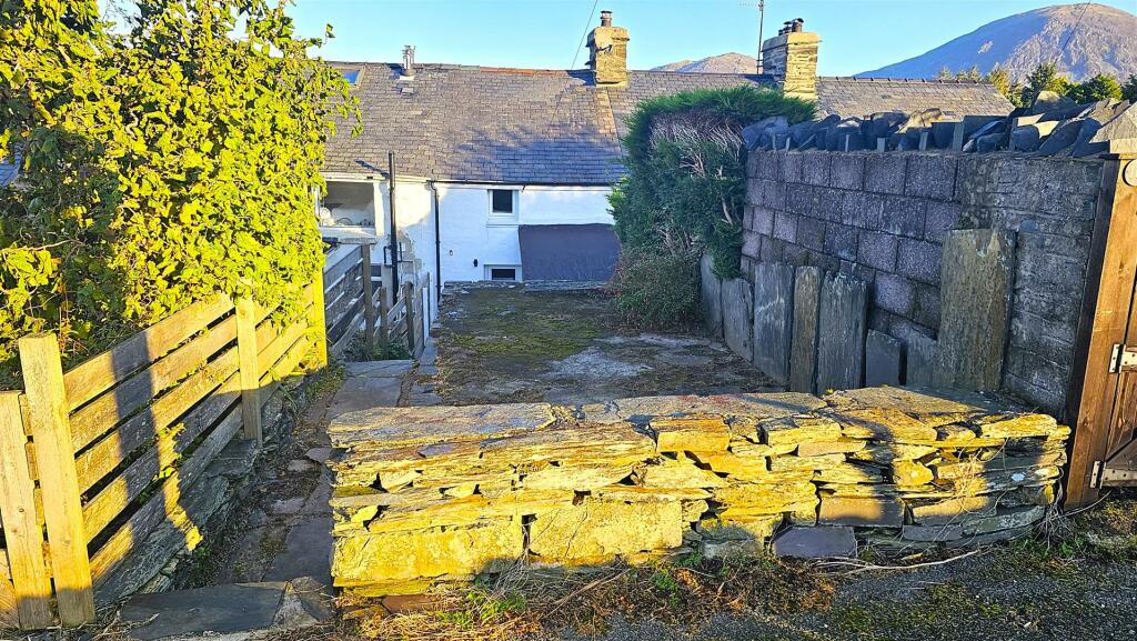 Bryn Tirion, Pantllwyd.jpg