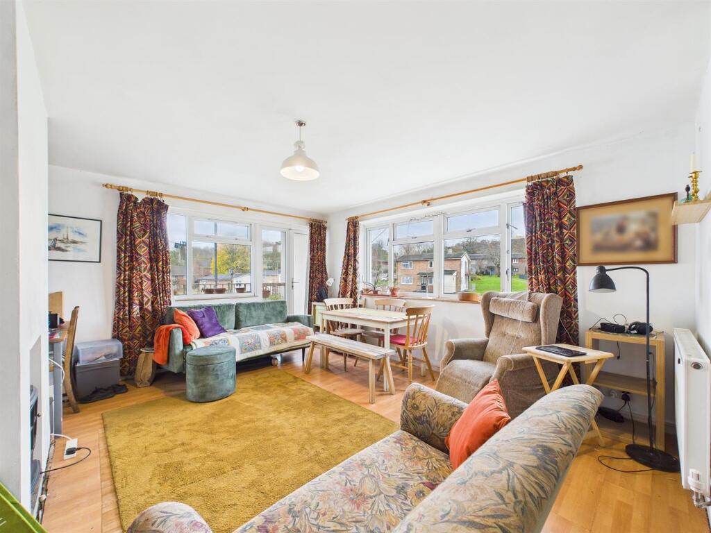 2 - Two Bedroom Flat for Auction, Lawrence Weston.