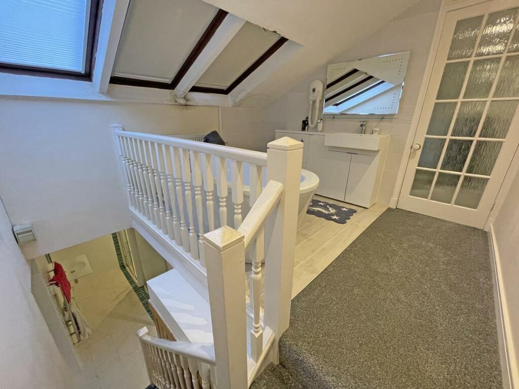 Wood Park 6 Gym Bath Area.jpg