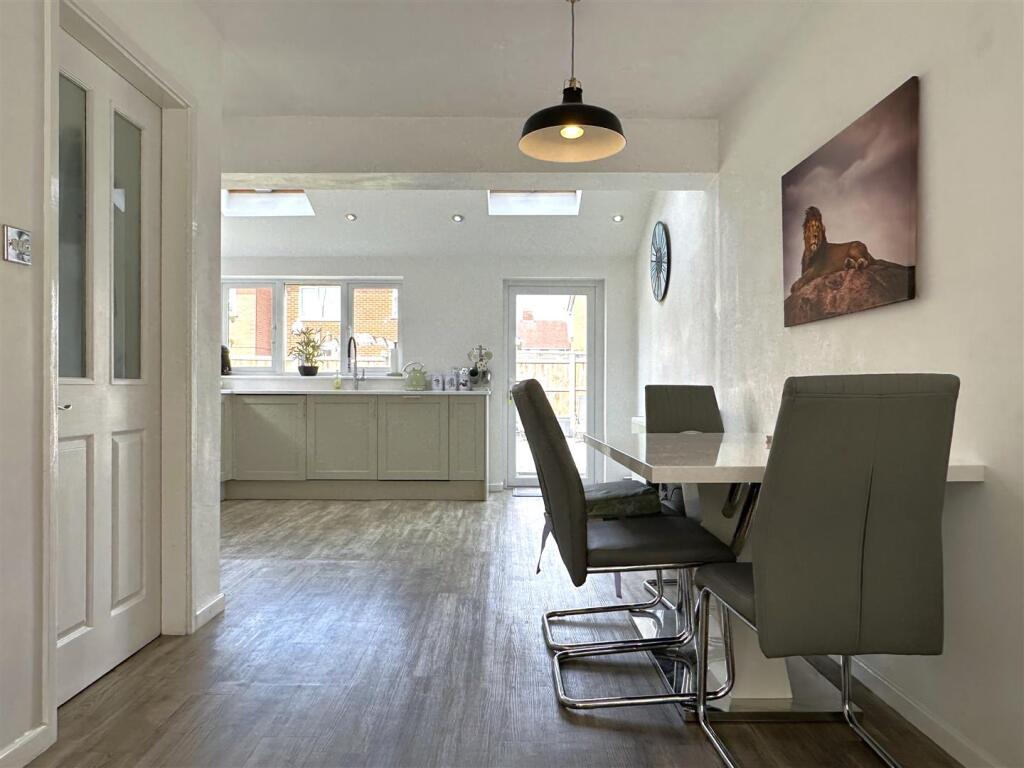 Dining Area 654