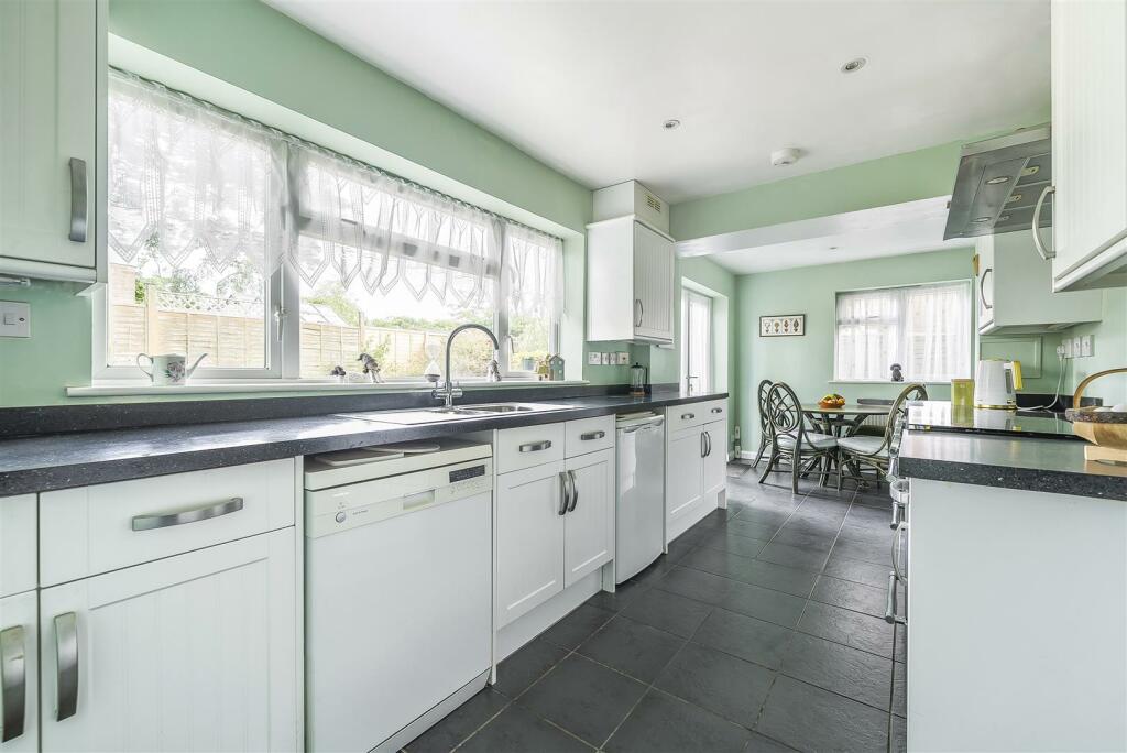 Kitchen / breakfast room