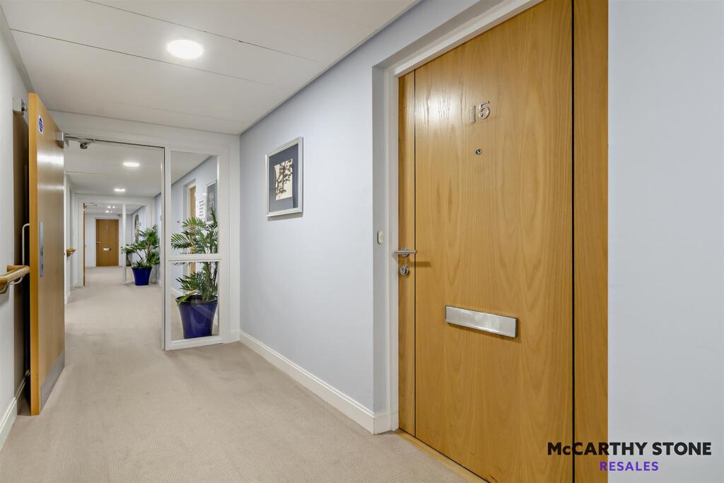 8629198-interior24-800.jpg