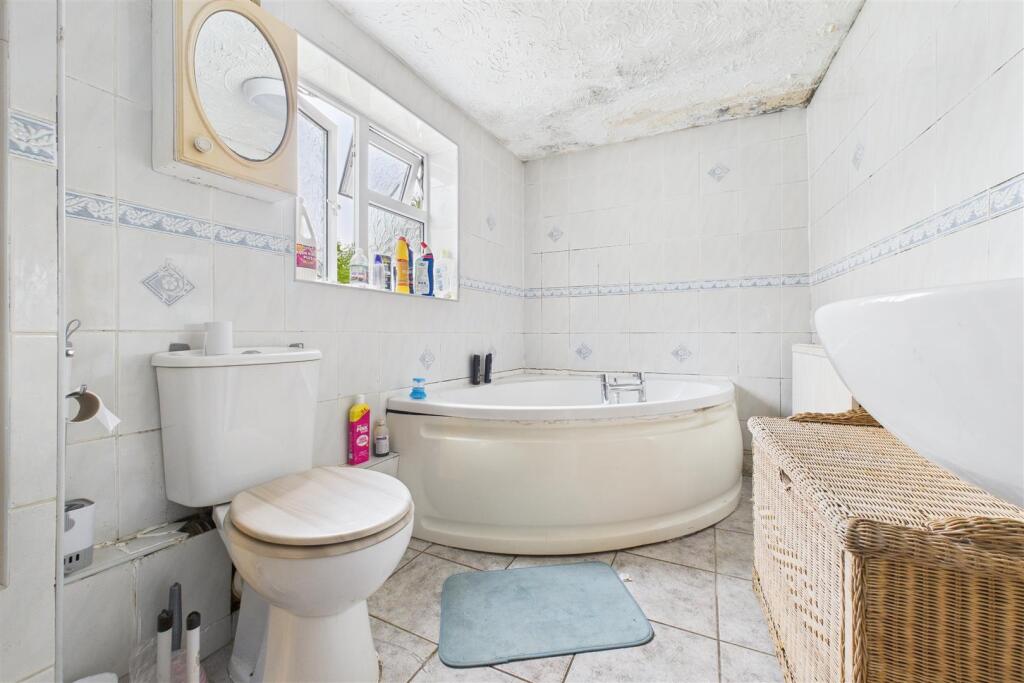 12 Bell Hill Road, St George, Bristol BS5 7LJ | Fr