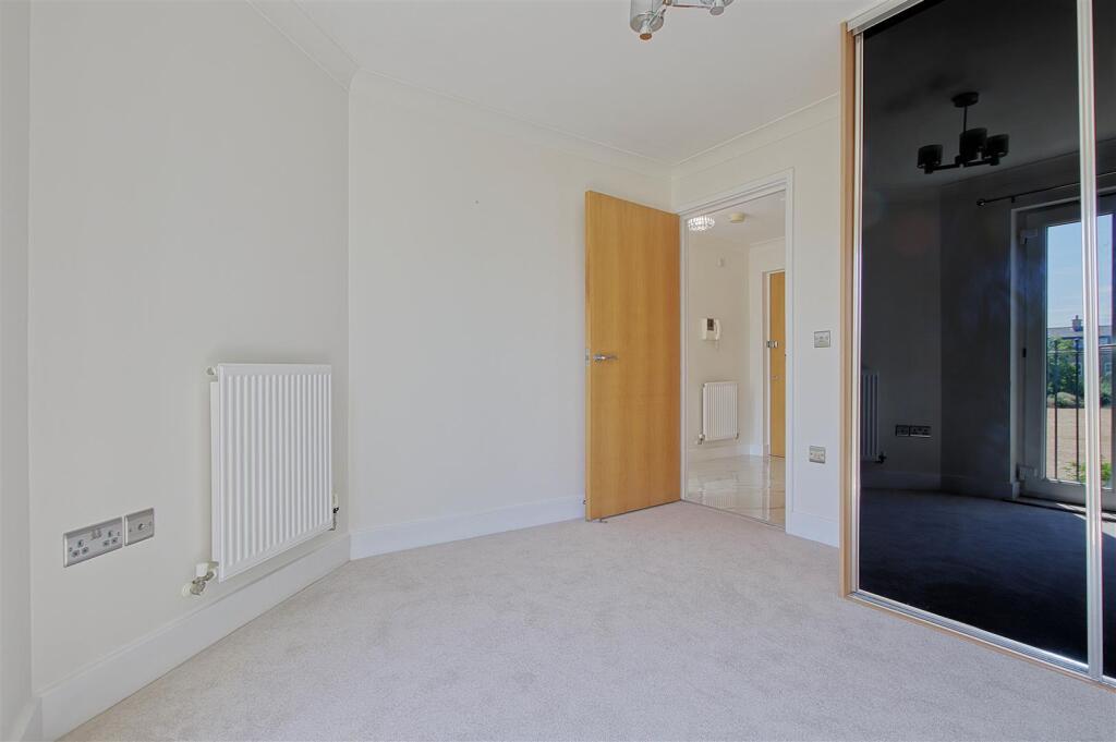 Bedroom 1.jpg