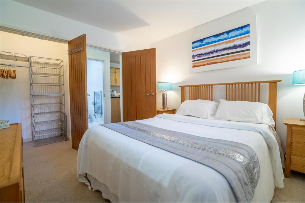 Apartment 2 NHM-17.jpg
