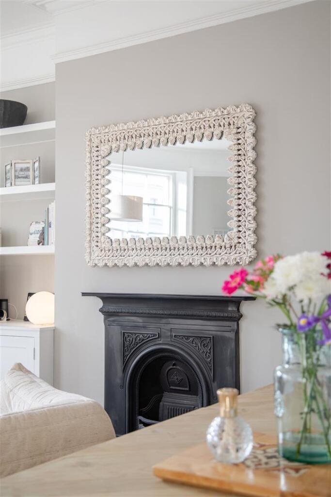 Lounge and diner close up 2.jpeg