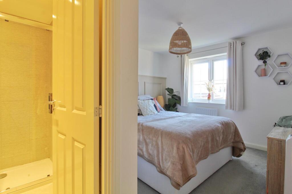 Bed 1 a EH.jpg