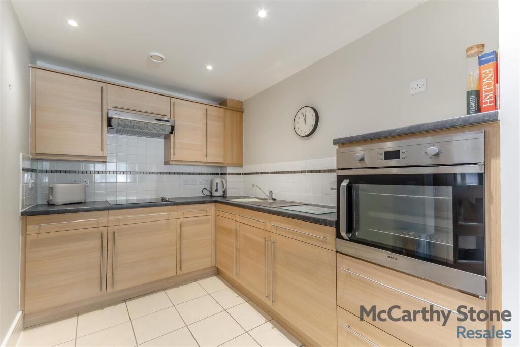 8653806-interior03.jpg