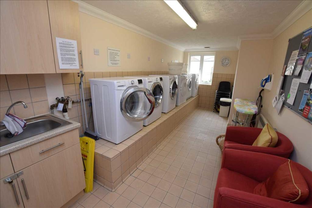 COMMUNAL LAUNDRY