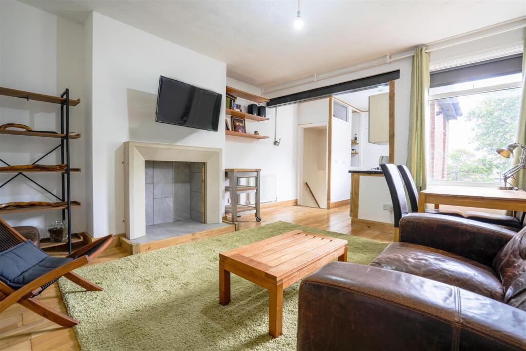 Living Room / Kitchen / Diner