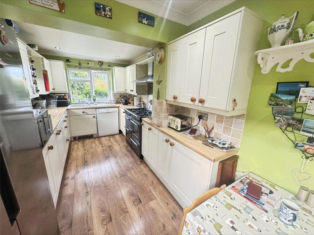 Kitchen/Breakfast Rm