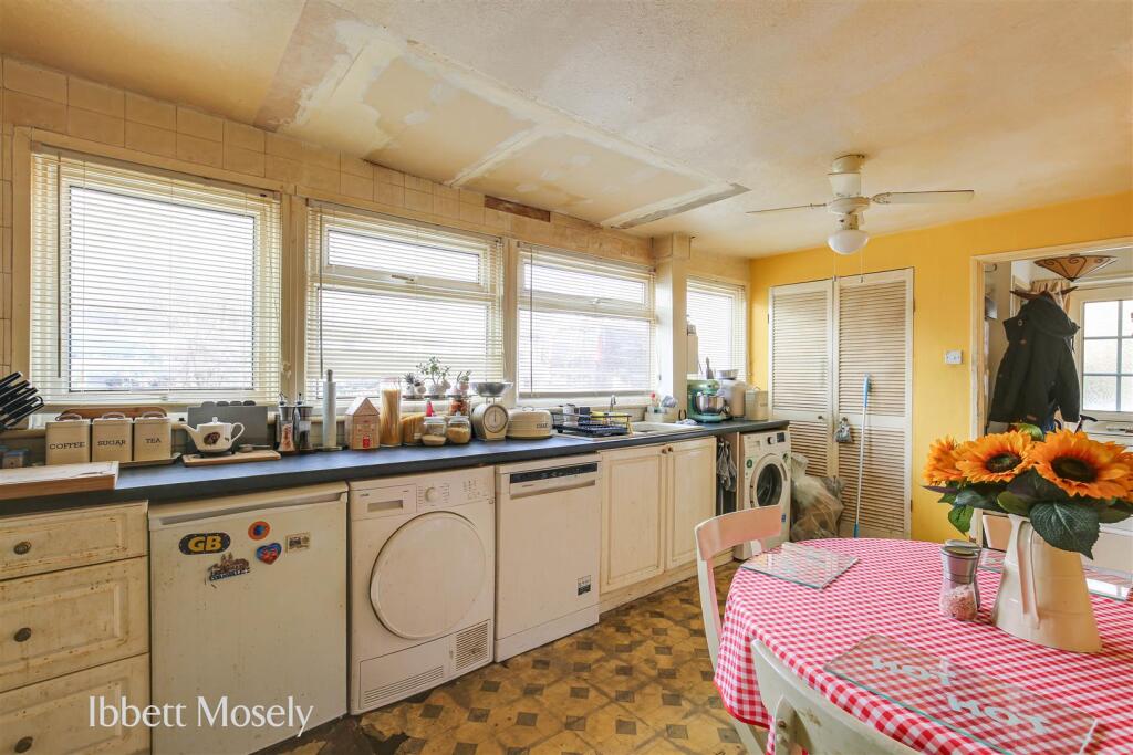 6 Kitchen Breakfast.jpg