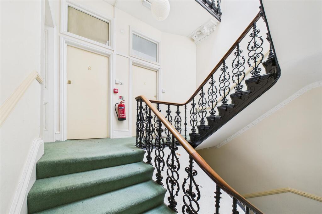 Flat 4, 21 Tyndalls Park Road, Clifton, Bristol BS
