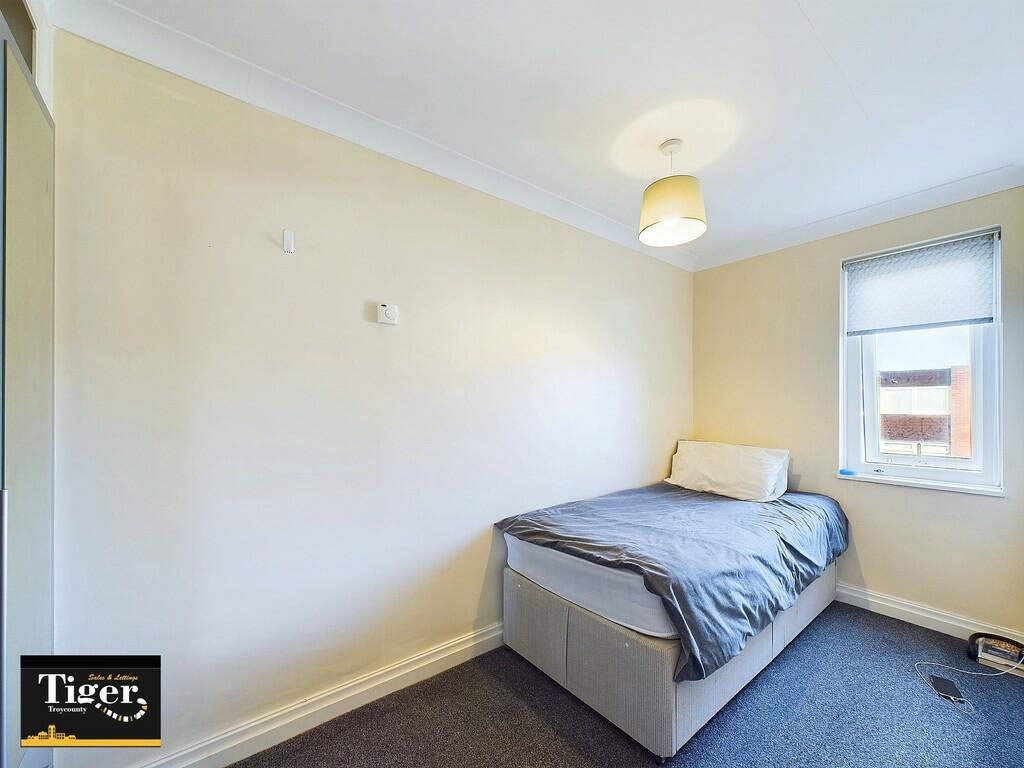 CAM02176G0-PR0357...