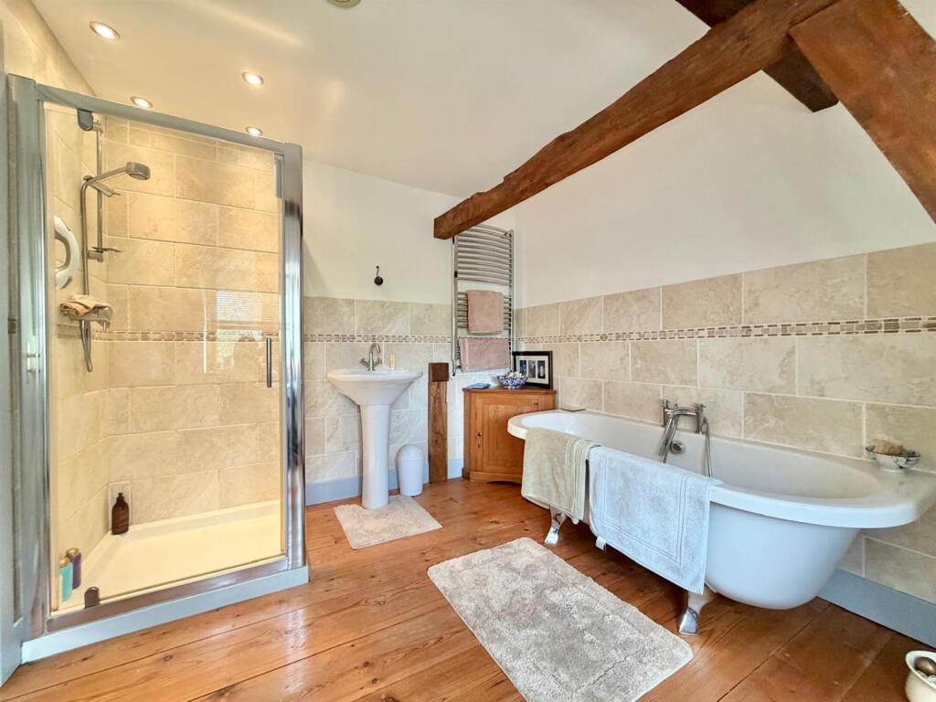 Annexe- Bathroom