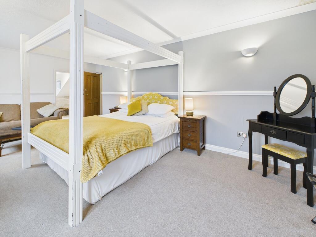 Guest room