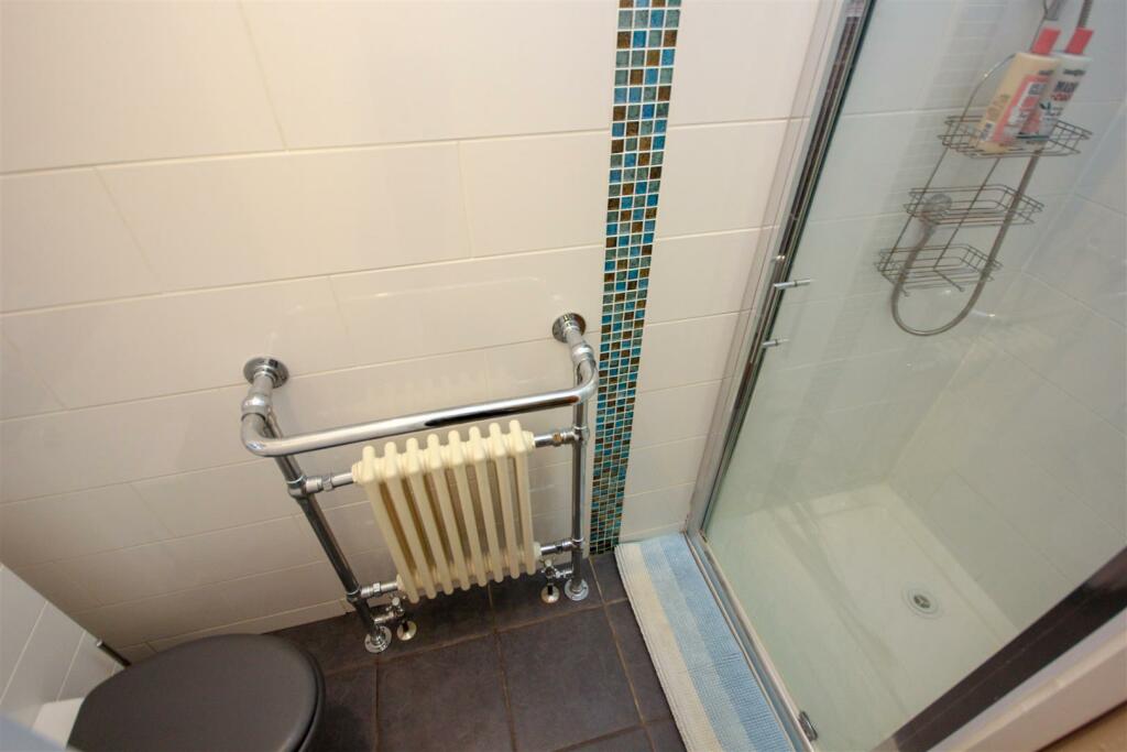 Shower Room.jpg