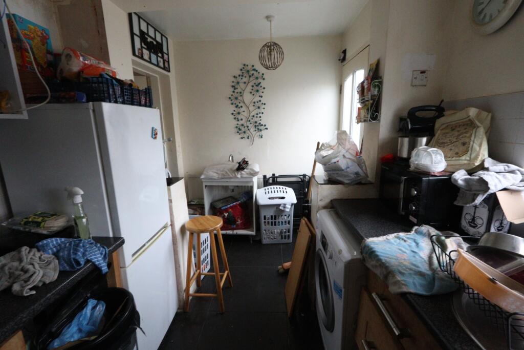 IMAGE 4