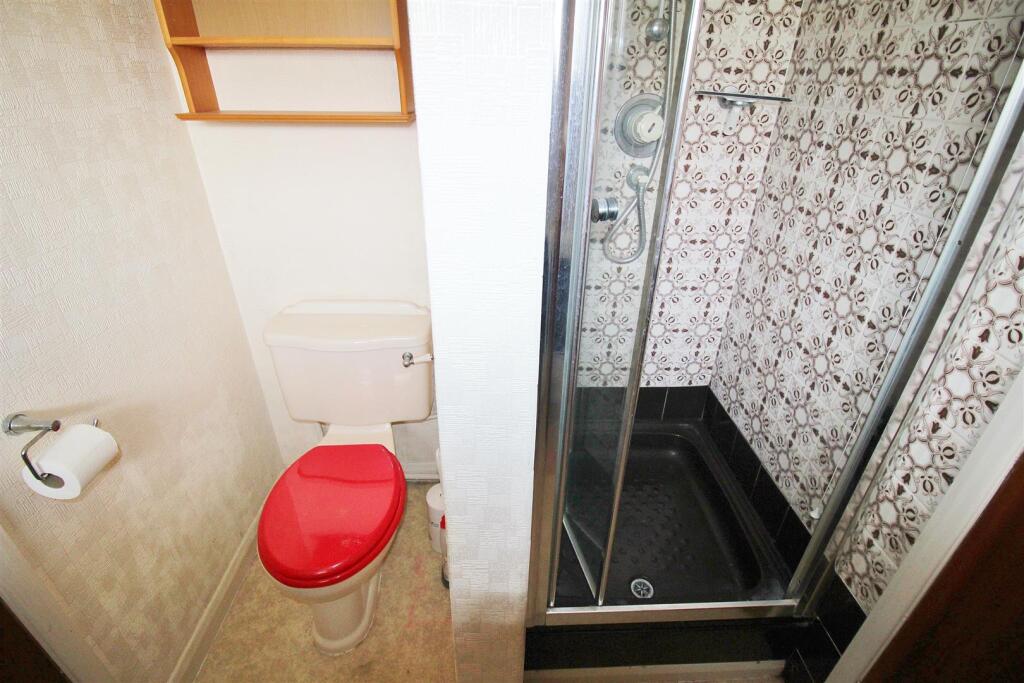 Shower Ensuite.JPG