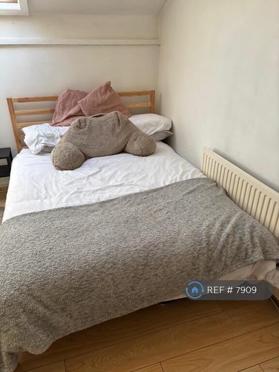 Attic Room 2