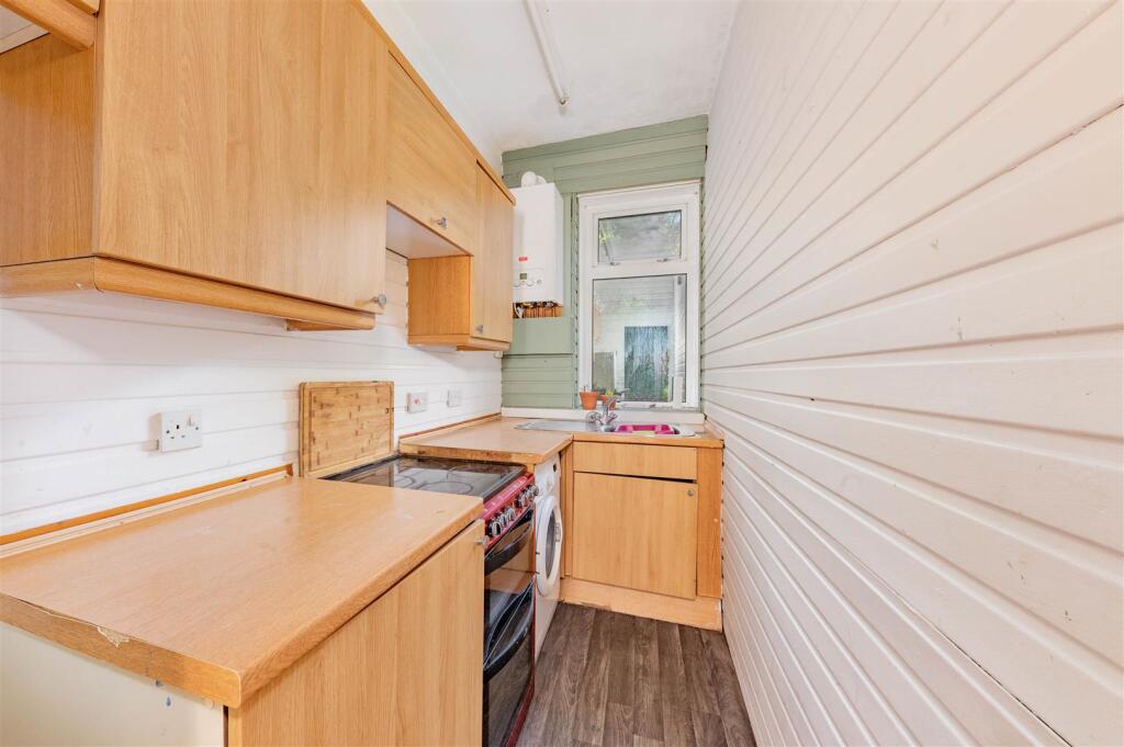 GL 39 Scott Street Dundee-6.JPG