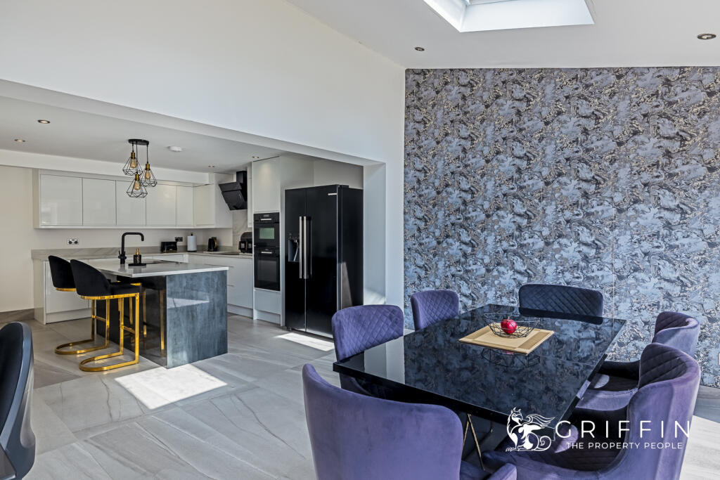 Kitchen &amp; Dining