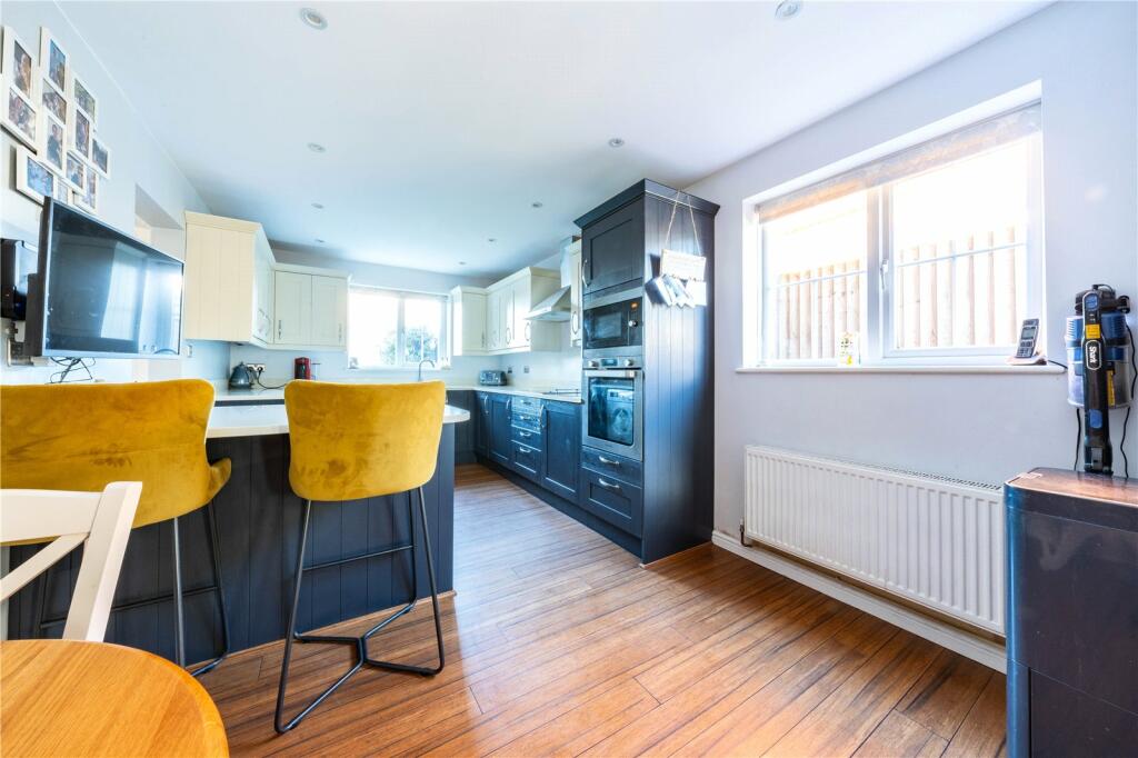 Kitchen/Breakfast Rm