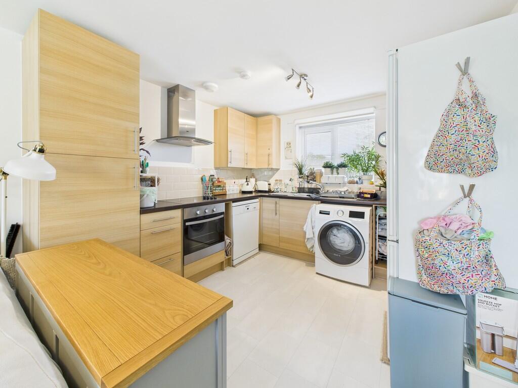 CAM02854G0-PR0447...