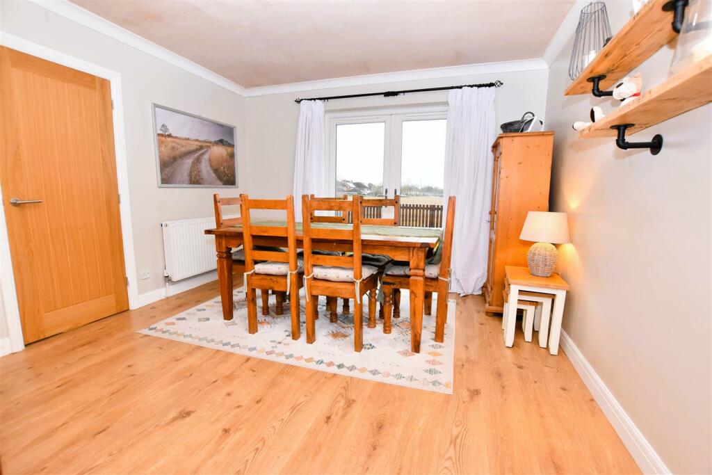 Dining Area.JPG