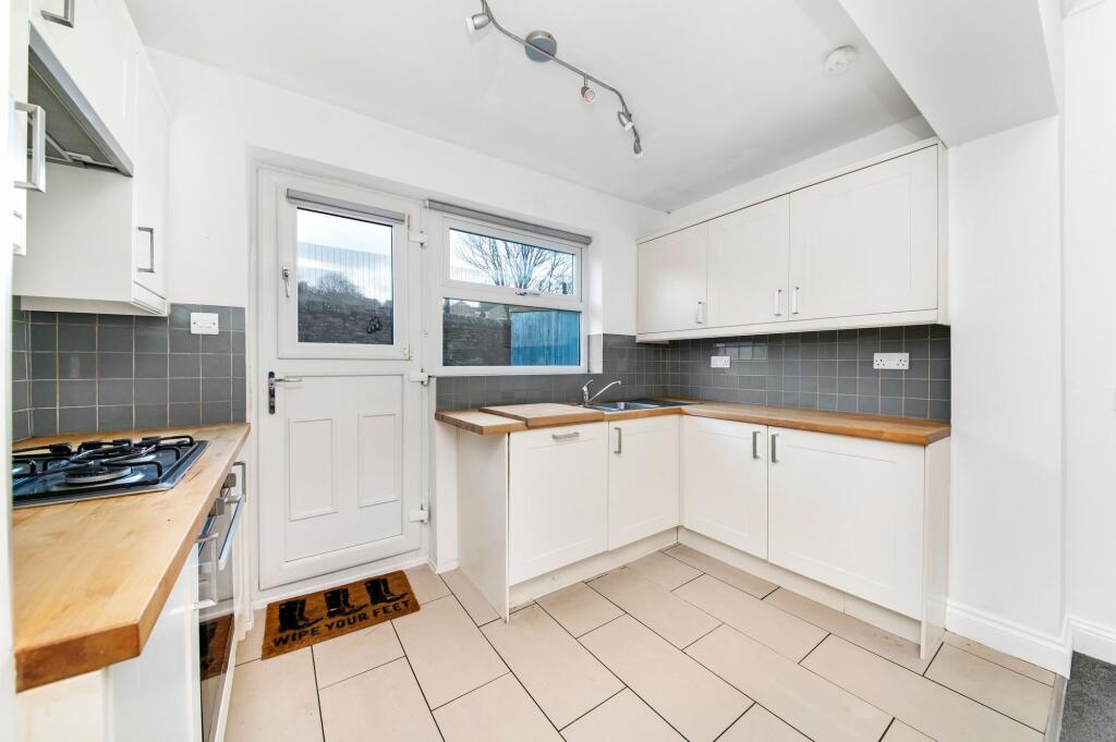 OPEN-PLAN DINING KITCHEN